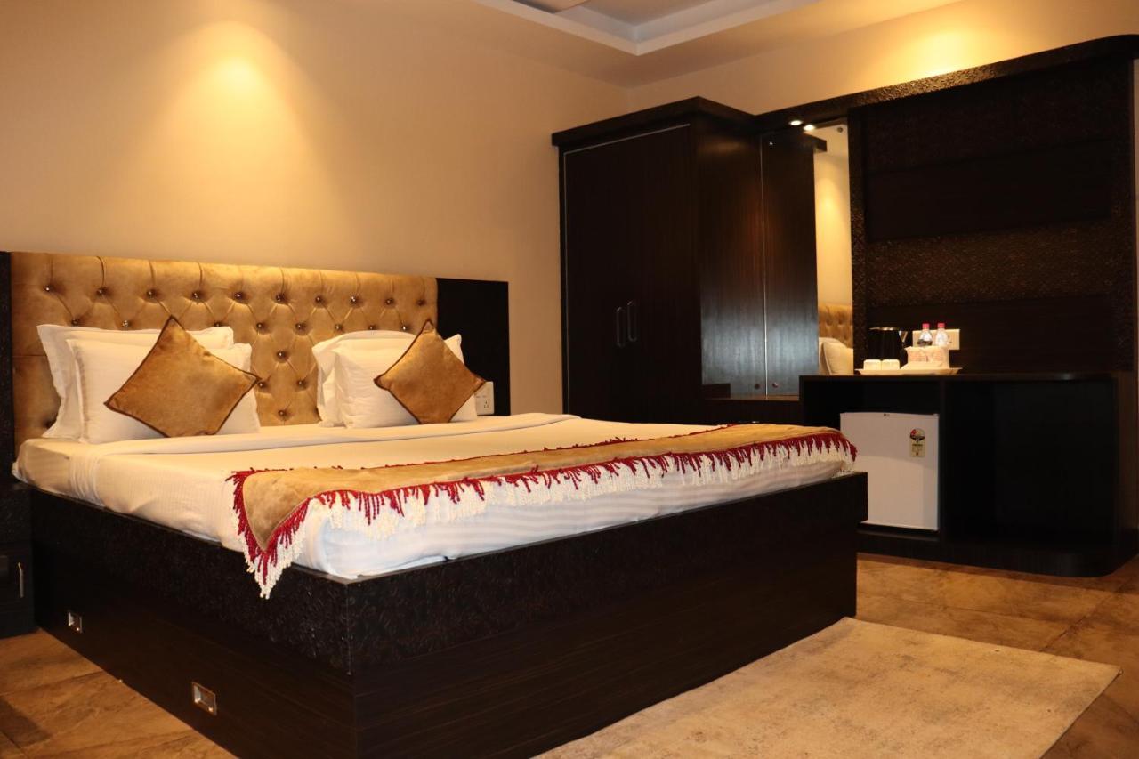 Sweet Hotel *
